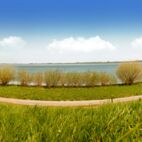 Leuchtturm an der Elbe - Panorama Altes Land. Von PicItUp